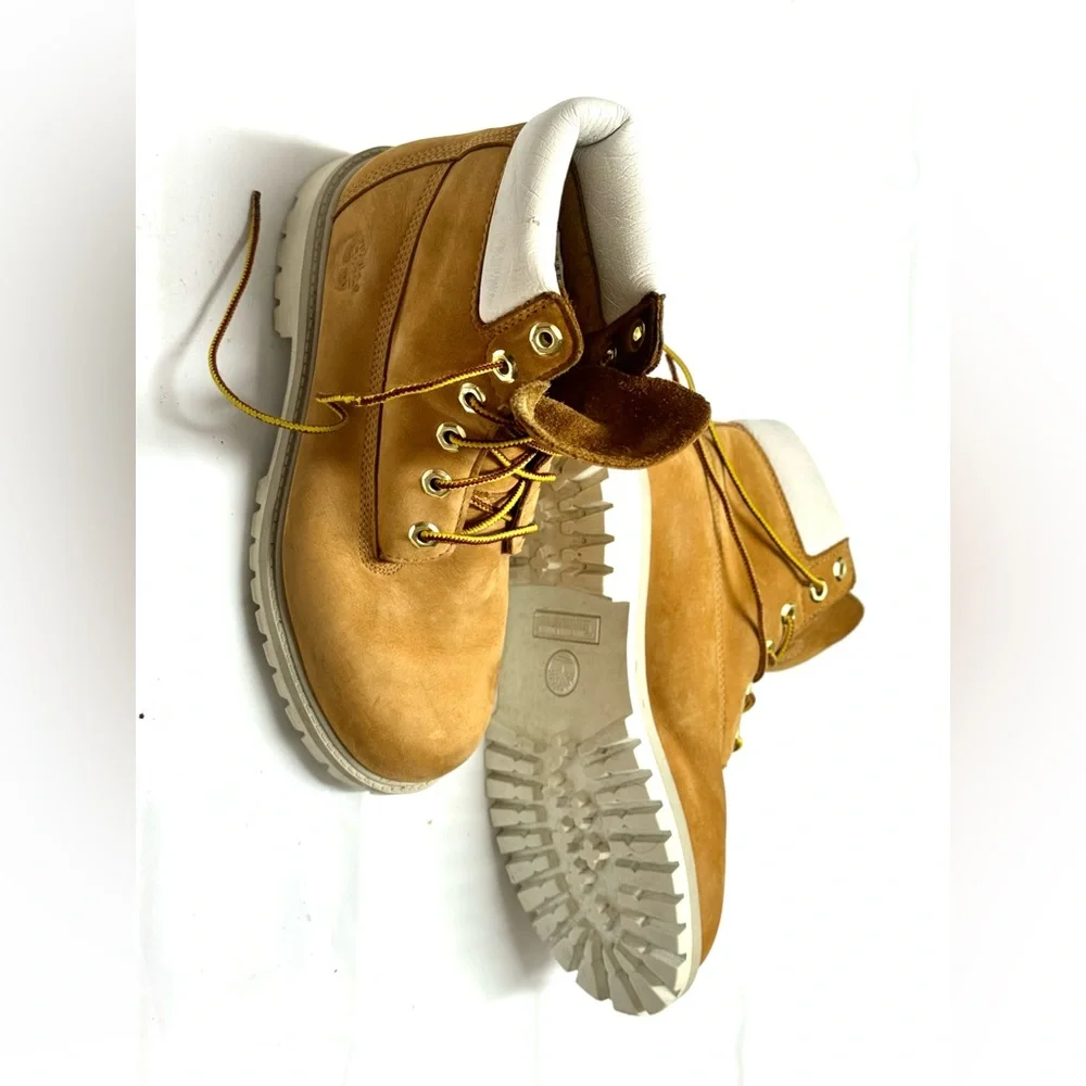 Timberland Junior Boy's White‎ Leather Top Classic Boot #1592A Youth Size 5